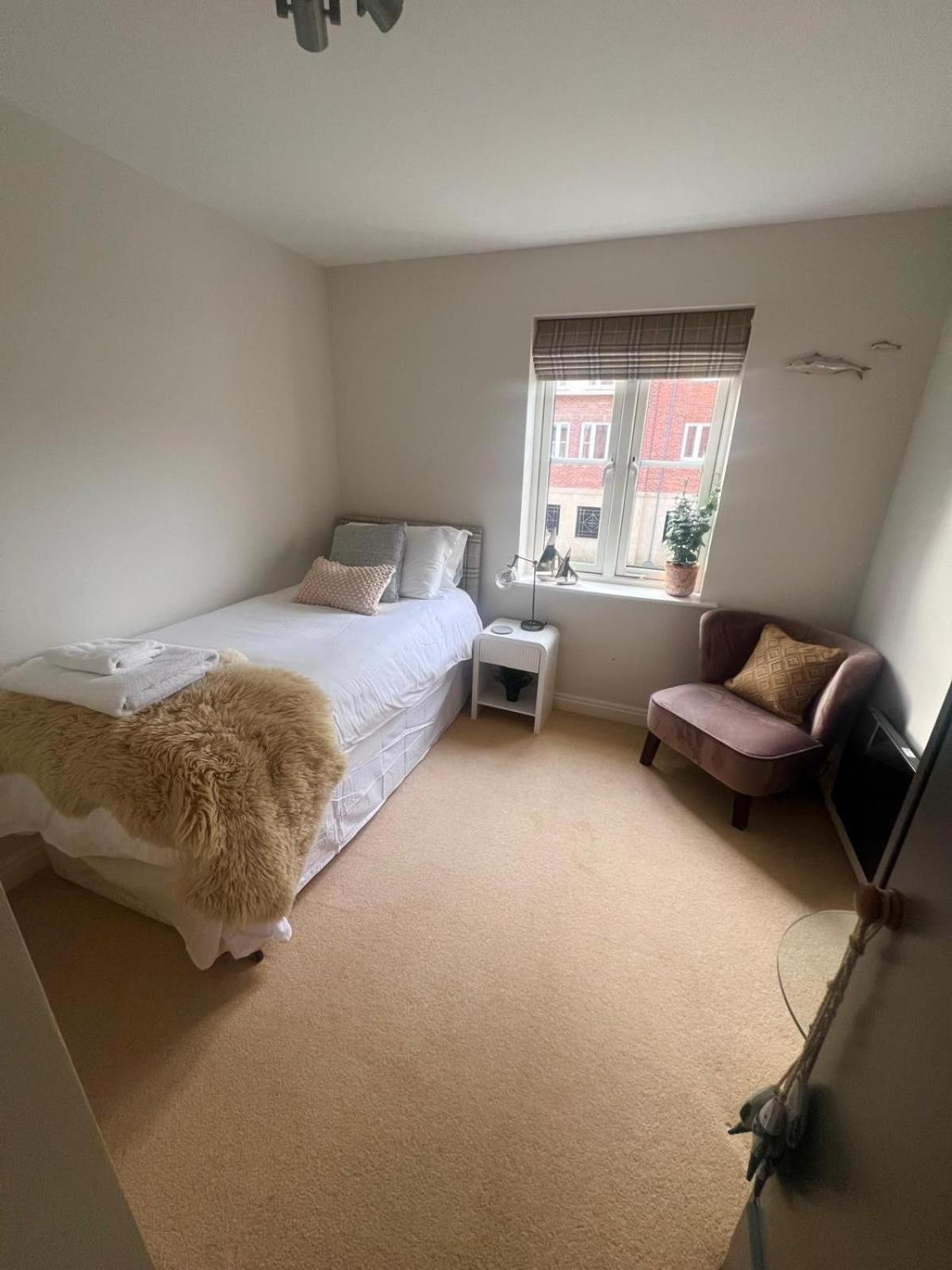 Majestic, Modern & Spacious Harbour-View Apartment With Parking Whitby Exterior photo